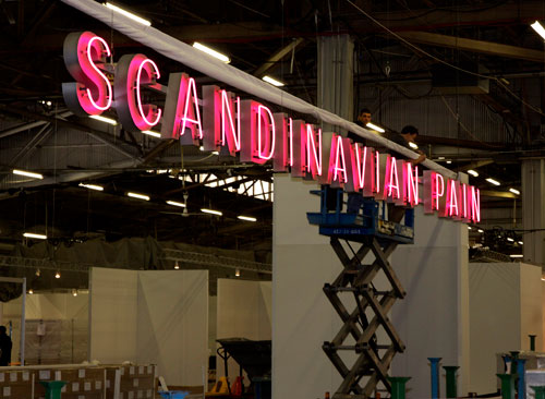 Ragnar Kjartansson. <em>Scandinavian Pain (Neon)</em>, 2006-2012. Installation view, The Armory Show 2012. Courtesy of the artist, Luhring Augustine and i8 Gallery, Reykjavik.