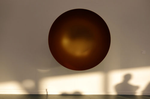 Anish Kapoor. Untitled, 2013. Fibreglass and paint, 140 x 140 x 70 cm. Lisson Gallery.