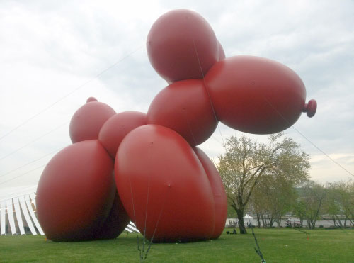 Paul McCarthy. Balloon Dog, 2013.