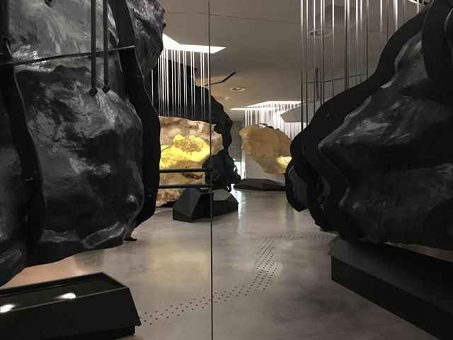 The Atelier de Lascaux provides equally sophisticated replicas of the cave structure and art, dissected for closer examination. Photograph: Veronica Simpson.