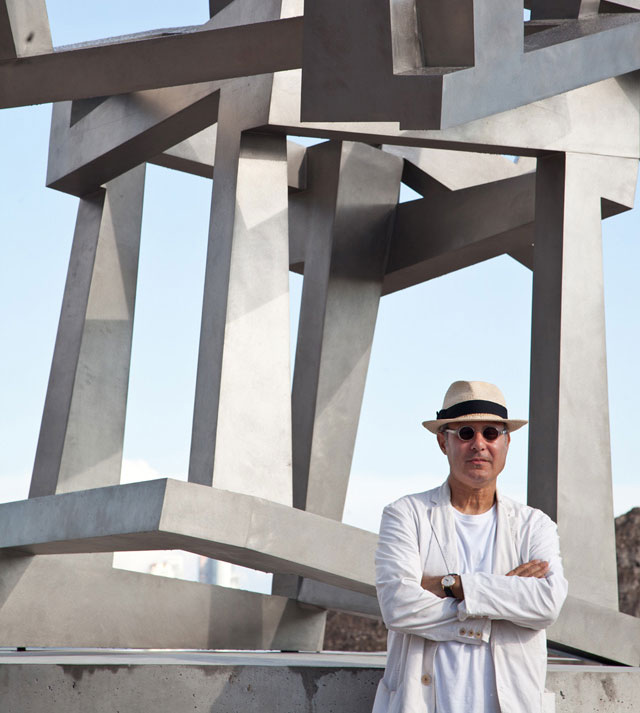 Jedd Novatt with Chaos SAS, 2013. Stainless steel, 440 x 420 x 265 cm. Permanent installation at Pérez Art Museum, Miami.