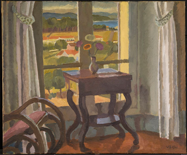 Vanessa Bell. Interior with a Table, 1921. Oil paint on canvas, 54 x 64.1 cm. © Tate.